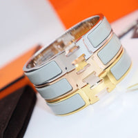 [LOVE LUCKY]H LIGHT BLUE BRACELET