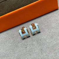 [LOVE LUCKY]POP H SKY BLUE STUD EARRINGS